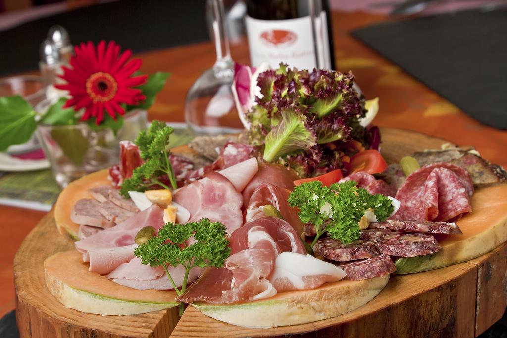 Logis Gourmet & Relax Hotel De La Sure Esch-sur-Sûre Zewnętrze zdjęcie