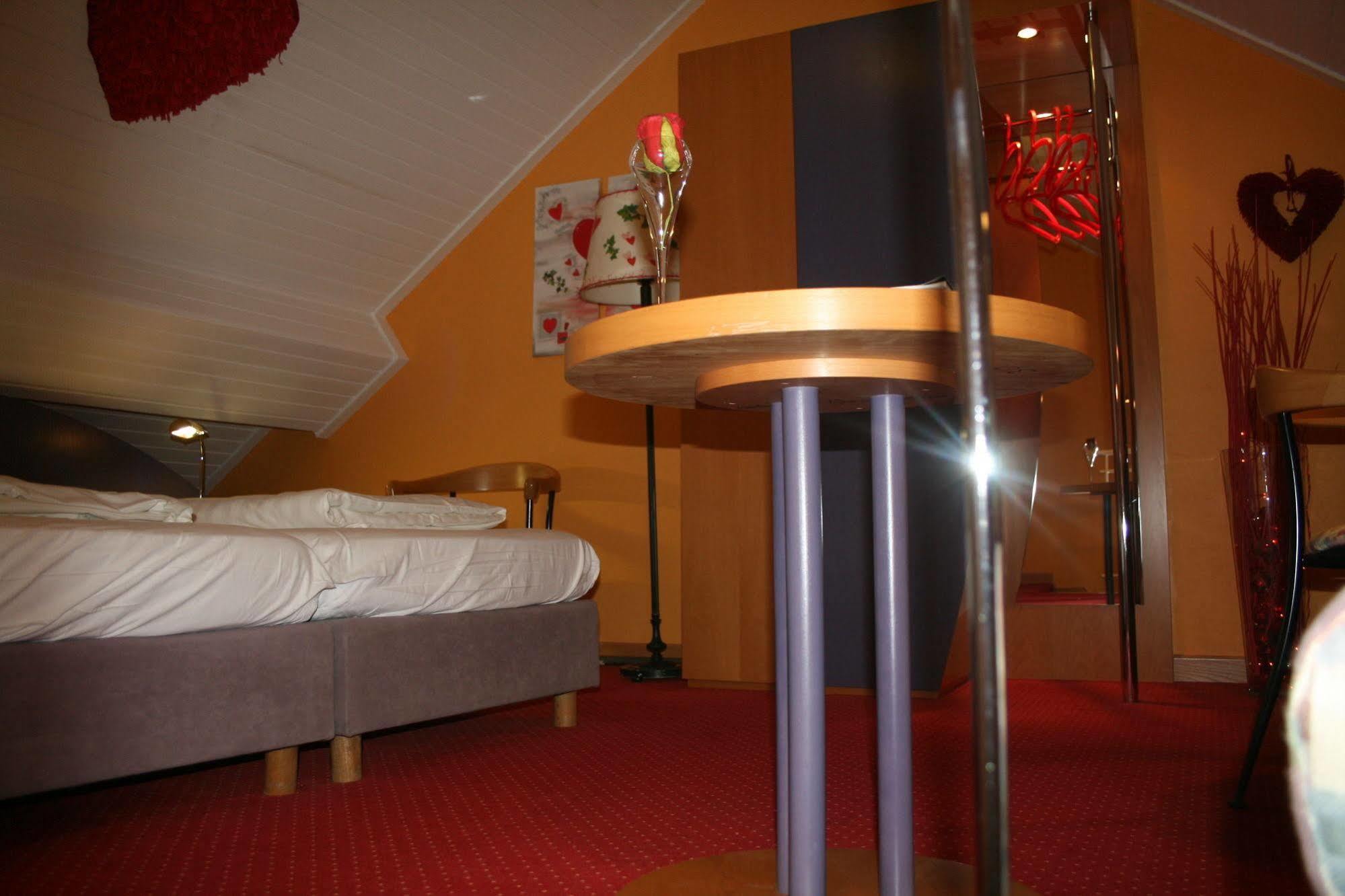 Logis Gourmet & Relax Hotel De La Sure Esch-sur-Sûre Zewnętrze zdjęcie