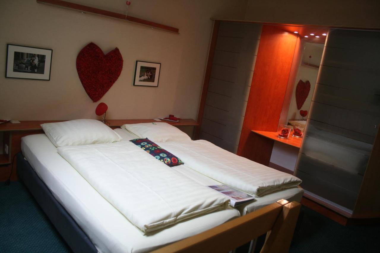 Logis Gourmet & Relax Hotel De La Sure Esch-sur-Sûre Zewnętrze zdjęcie